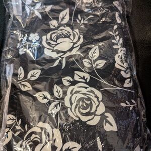 LuLaRoe Black and White Floral Leggings TC